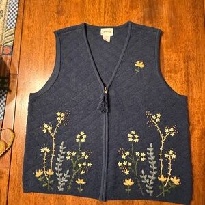 Crystal Kobe women’s zip up crewel quilted floral foliage vest size XL  Navy